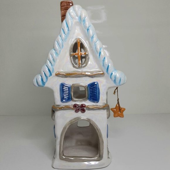 Ganz Christmas Village 'Inn' - Picture 3 of 4